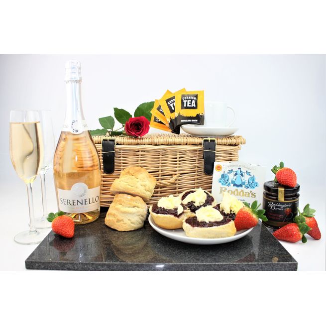 Cornish Afternoon Tea &amp; Prosecco Hamper